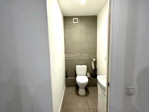 комерційна за адресою Василя Тютюнника вул. (Анрі Барбюса), 49