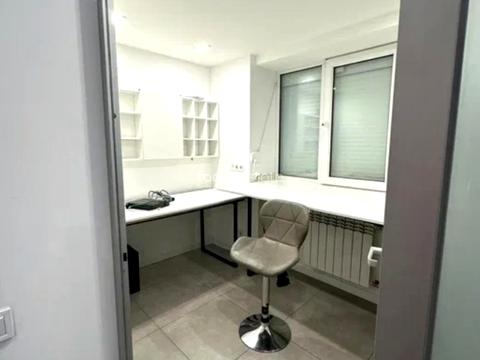 комерційна за адресою Василя Тютюнника вул. (Анрі Барбюса), 49