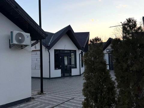 комерційна за адресою Олекси Тихого пров., 2 к2