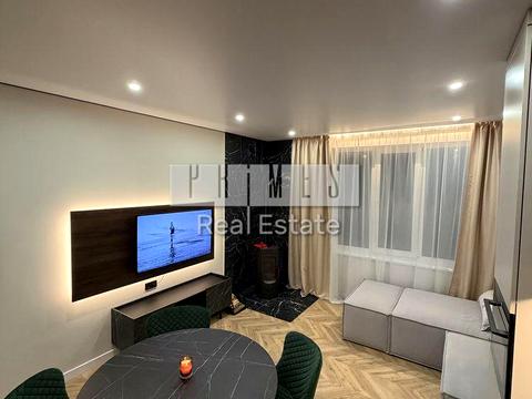 квартира за адресою Абрикосова вул., 4