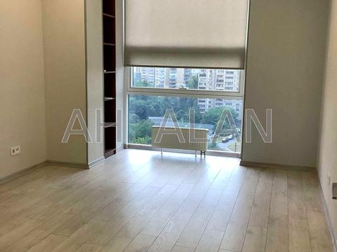 комерційна за адресою Валерія Лобановського просп. (Червонозоряний), 56/21