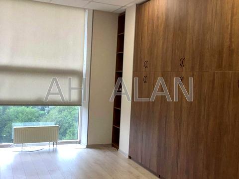 комерційна за адресою Валерія Лобановського просп. (Червонозоряний), 56/21