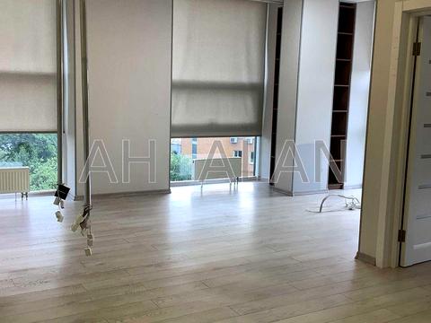 комерційна за адресою Валерія Лобановського просп. (Червонозоряний), 56/21