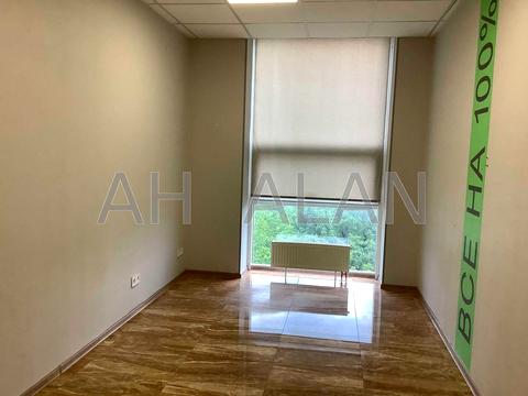 комерційна за адресою Валерія Лобановського просп. (Червонозоряний), 56/21