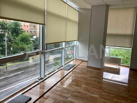 комерційна за адресою Валерія Лобановського просп. (Червонозоряний), 56/21