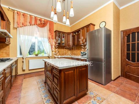 будинок за адресою Квітнева вул.