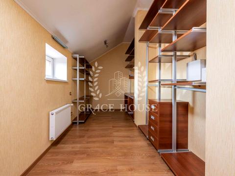 будинок за адресою Квітнева вул.