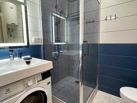 квартира за адресою Салютна вул., 2-Б