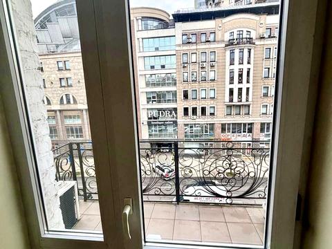 комерційна за адресою Саксаганського вул., 147/5