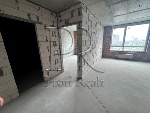 квартира за адресою Причальна вул., 10