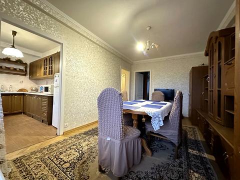 квартира за адресою Космічна вул., 5