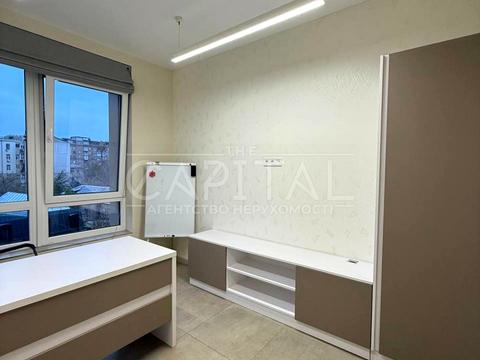 коммерческая по адресу Жилянская ул., 24