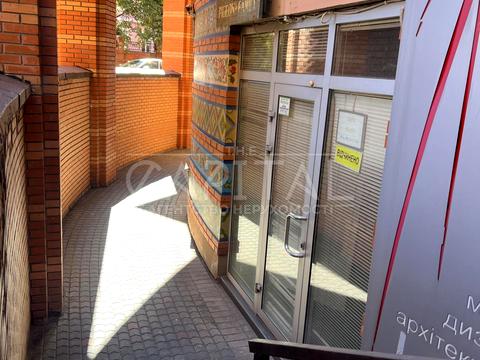 коммерческая по адресу Леси Украинки бульв., 23-А
