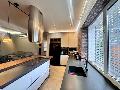 дом по адресу Семёна Яхненко ул. (Бабушкина), 28