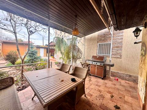 дом по адресу Семёна Яхненко ул. (Бабушкина), 28