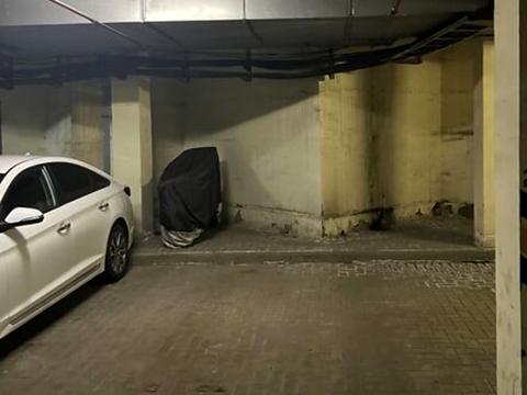 паркомісце за адресою Середньофонтанська вул., 19в