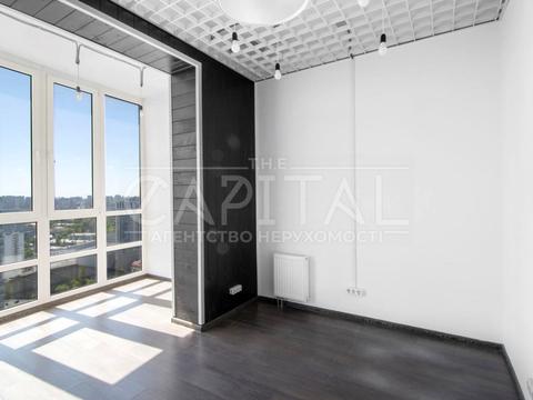 комерційна за адресою Кирило-Мефодіївська вул., 2а