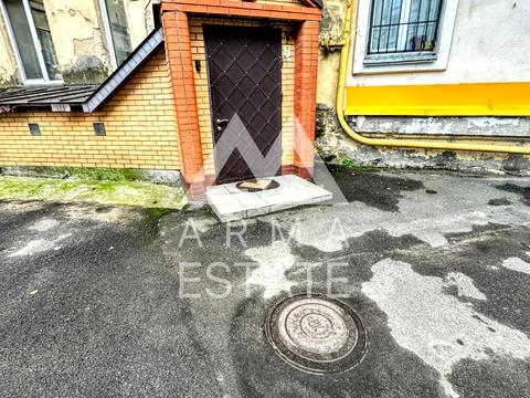 комерційна за адресою Обсерваторна вул., 8