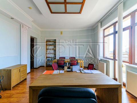 комерційна за адресою Павла Загребельного вул. (Миколи Раєвського), 6