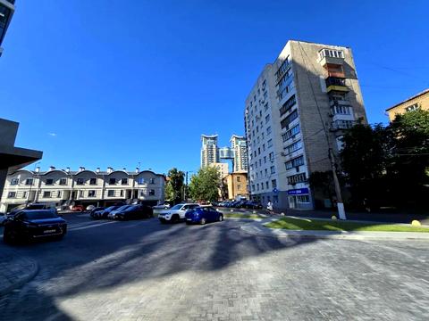 комерційна за адресою Звіринецька вул., 70-А