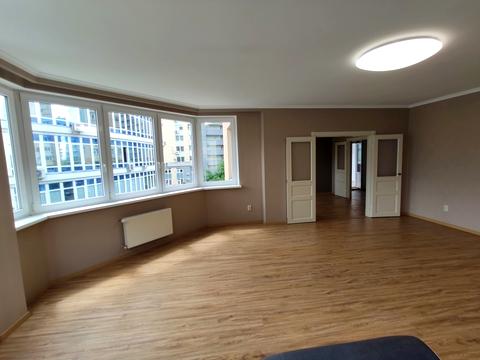 квартира за адресою Раїси Окіпної вул., 8