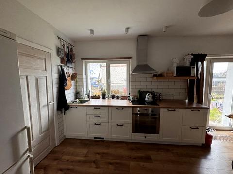 будинок за адресою Профспілкова вул., 136