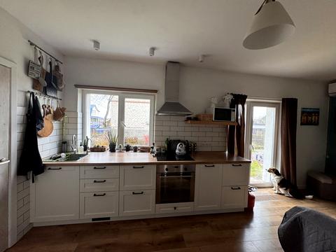 будинок за адресою Профспілкова вул., 136