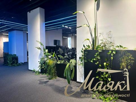 коммерческая по адресу Антоновича ул. (Горького), 74-78