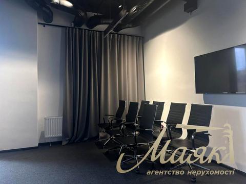 комерційна за адресою Антоновича вул. (Горького), 74-78