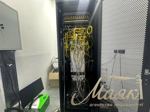 комерційна за адресою Антоновича вул. (Горького), 74-78