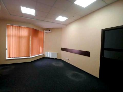 комерційна за адресою Кловський узвіз, 7-А