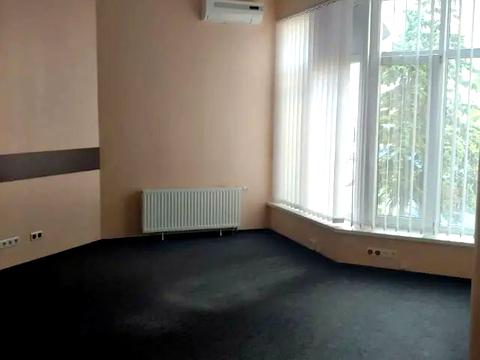 комерційна за адресою Кловський узвіз, 7-А