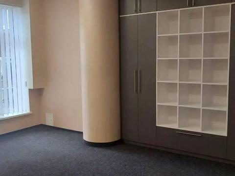 комерційна за адресою Кловський узвіз, 7-А