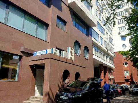 комерційна за адресою Кловський узвіз, 7-А