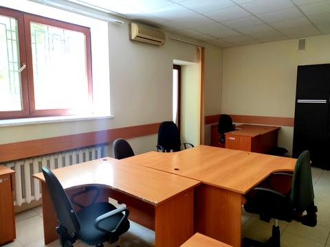 комерційна за адресою Базарна вул., 1