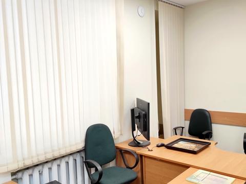 комерційна за адресою Базарна вул., 1