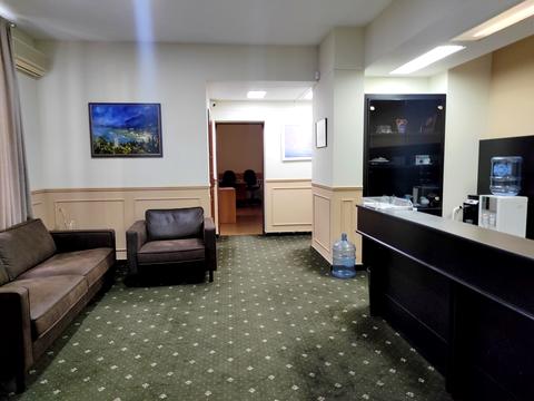 комерційна за адресою Базарна вул., 1