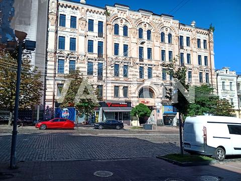 квартира за адресою Богдана Хмельницького вул., 10-А