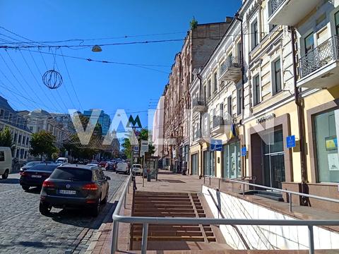 квартира за адресою Богдана Хмельницького вул., 10-А