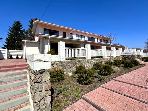 будинок за адресою Українська вул.