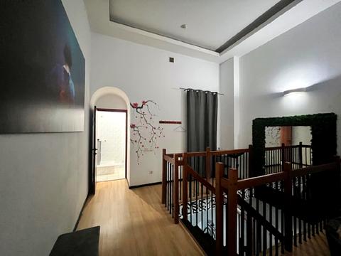 комерційна за адресою Ніни Строкатої вул. (Буніна), 16