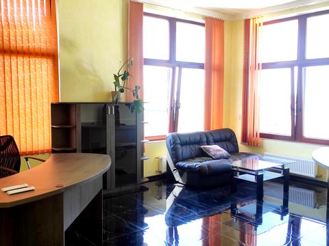 комерційна за адресою Івана Луценка пров., 17/19