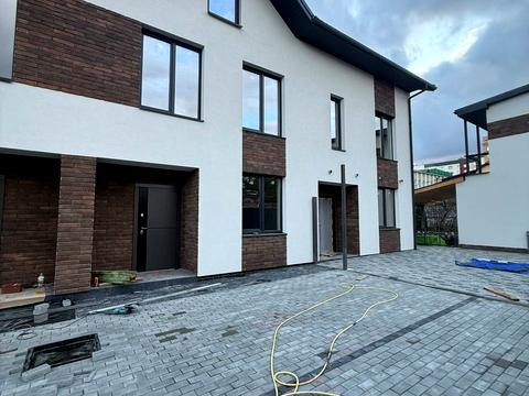 будинок за адресою Центральна вул. (Чапаєва)