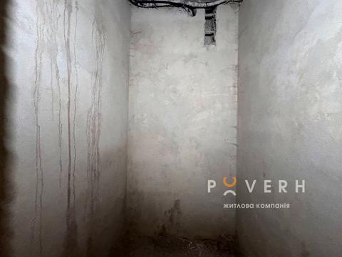 комерційна за адресою Княгинин вул., 44