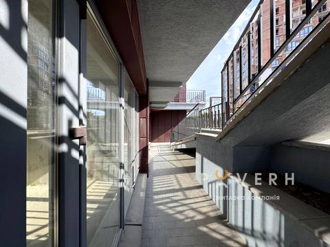 комерційна за адресою Княгинин вул., 44