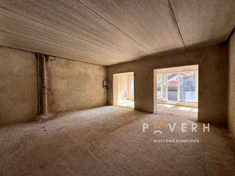 комерційна за адресою Княгинин вул., 44