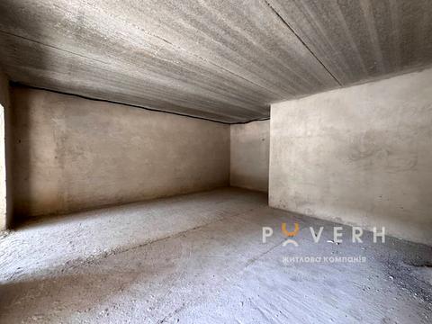 комерційна за адресою Княгинин вул., 44