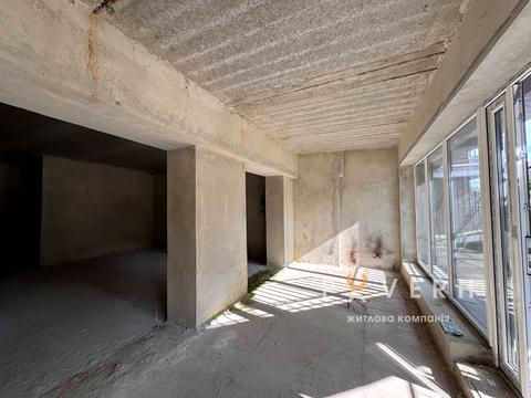 комерційна за адресою Княгинин вул., 44