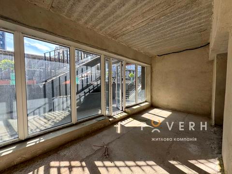 комерційна за адресою Княгинин вул., 44