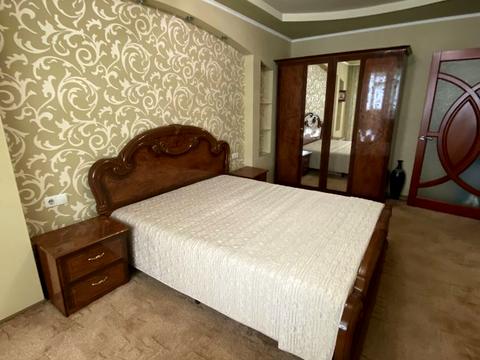 квартира за адресою Дмитра Антоновича бульв., 10